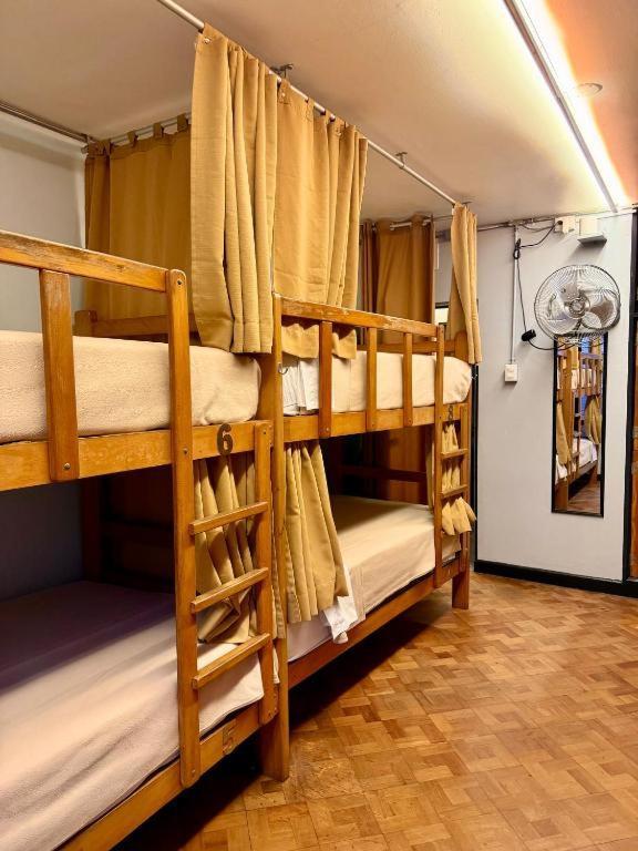Bed 4-Bed Mixed Dormitory Room