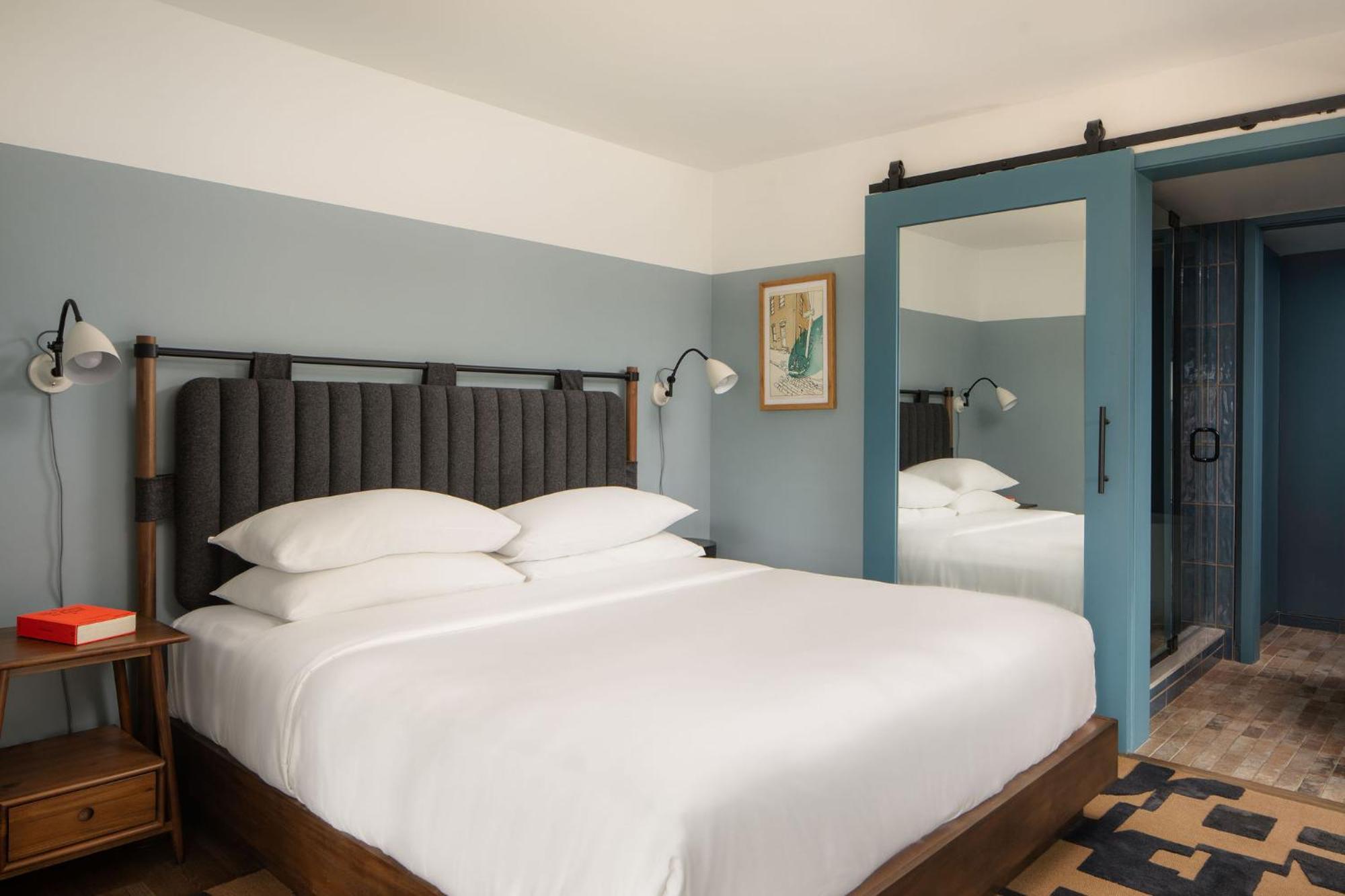 Artist's Suite 1 King