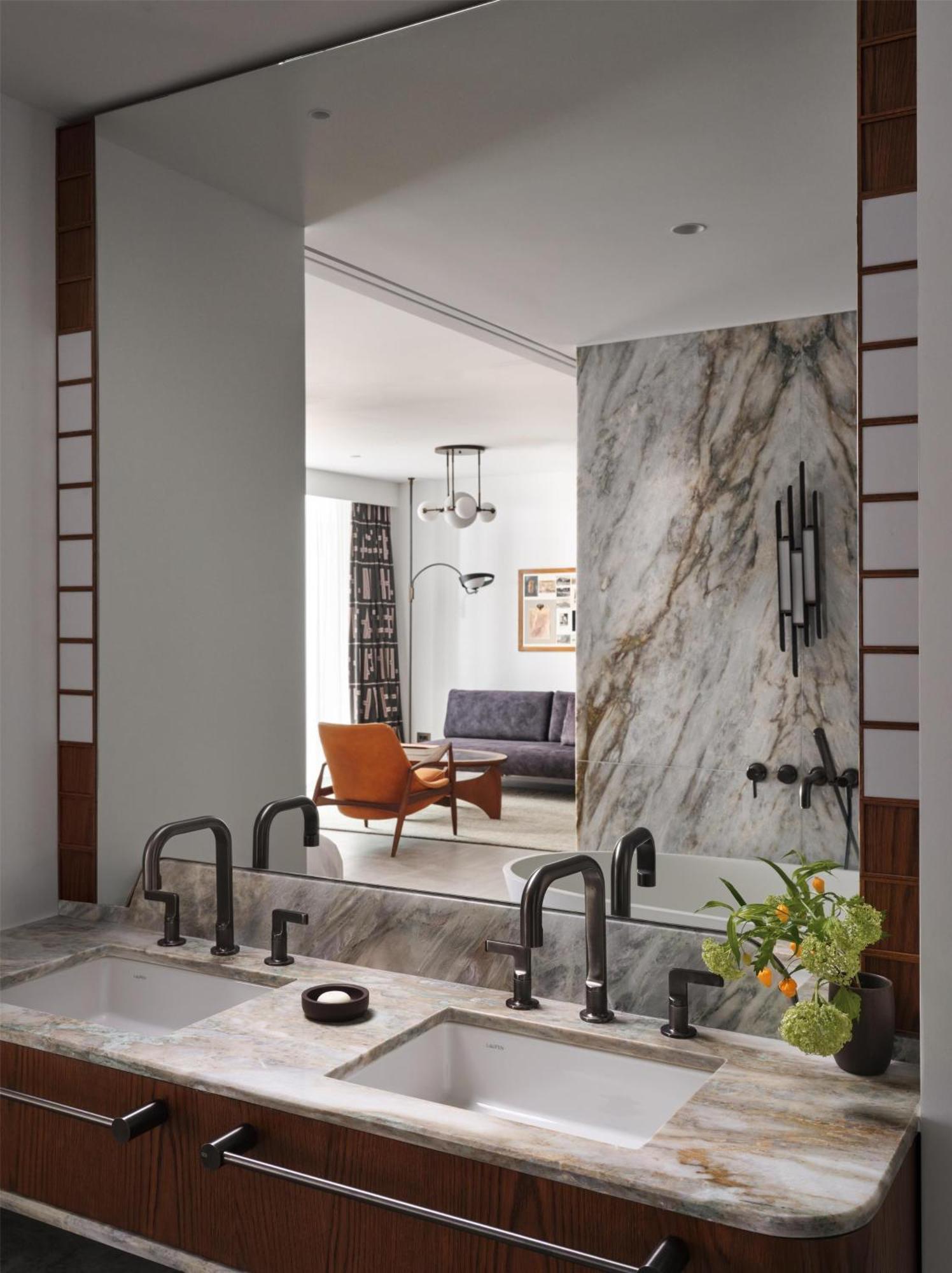One-Bedroom Premier King Suite Acropolis View