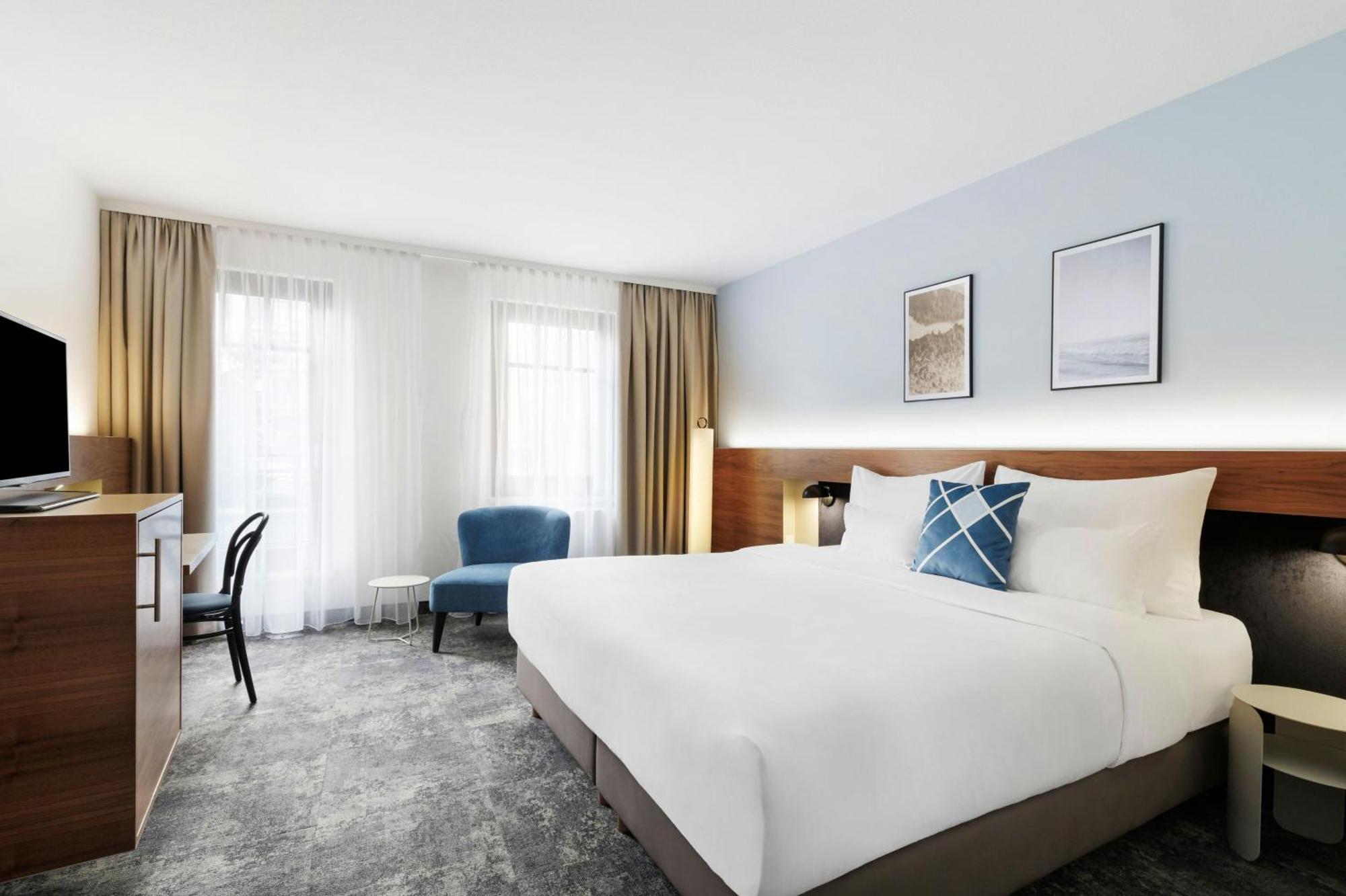 Standard Queen Guest Room
