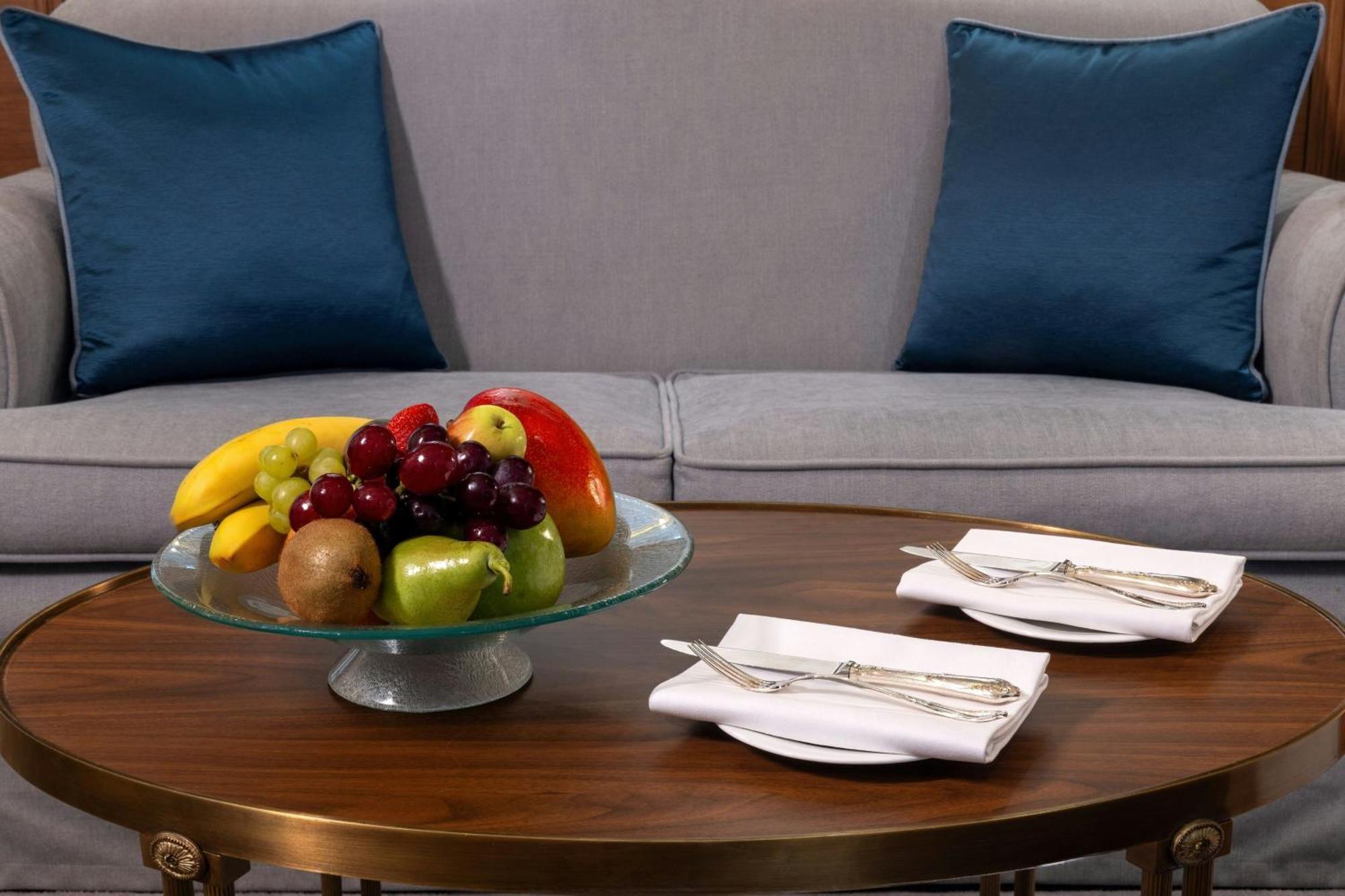 Executive Acropolis Suite 1 Bedroom Suite 1 King City view