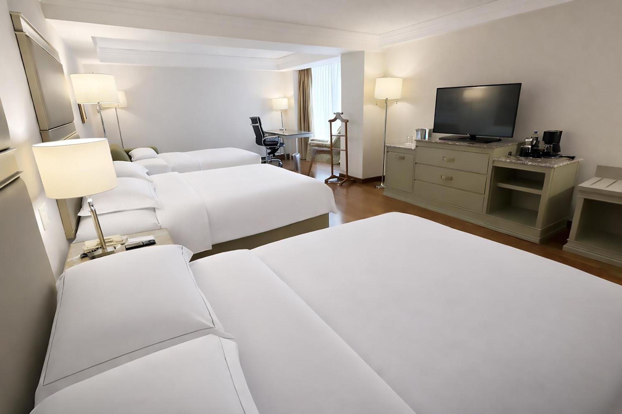 Family Room Premium Level