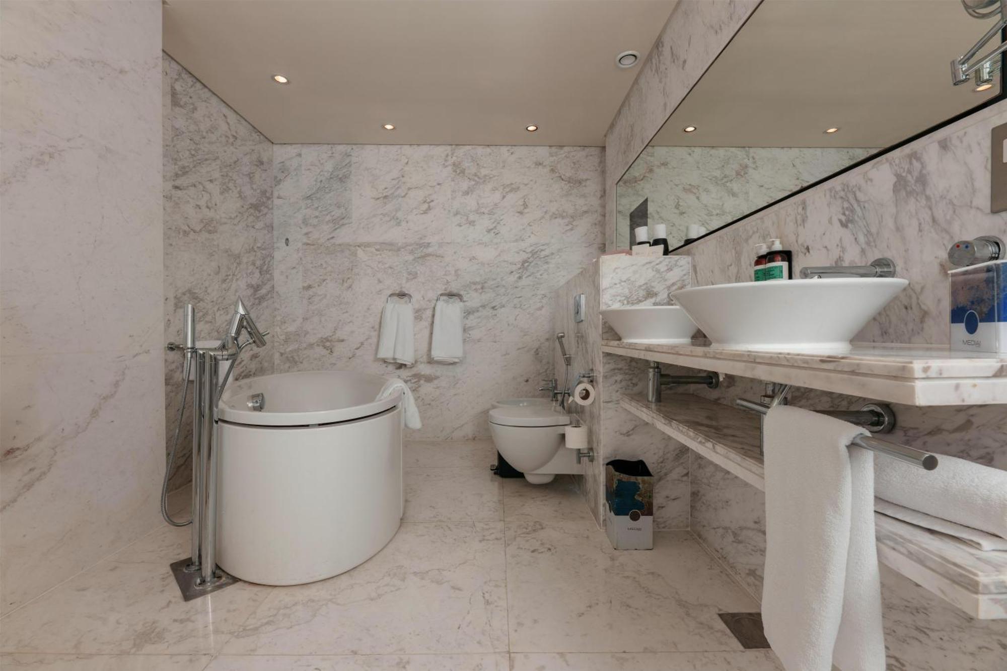One-Bedroom Chill Out Suite King