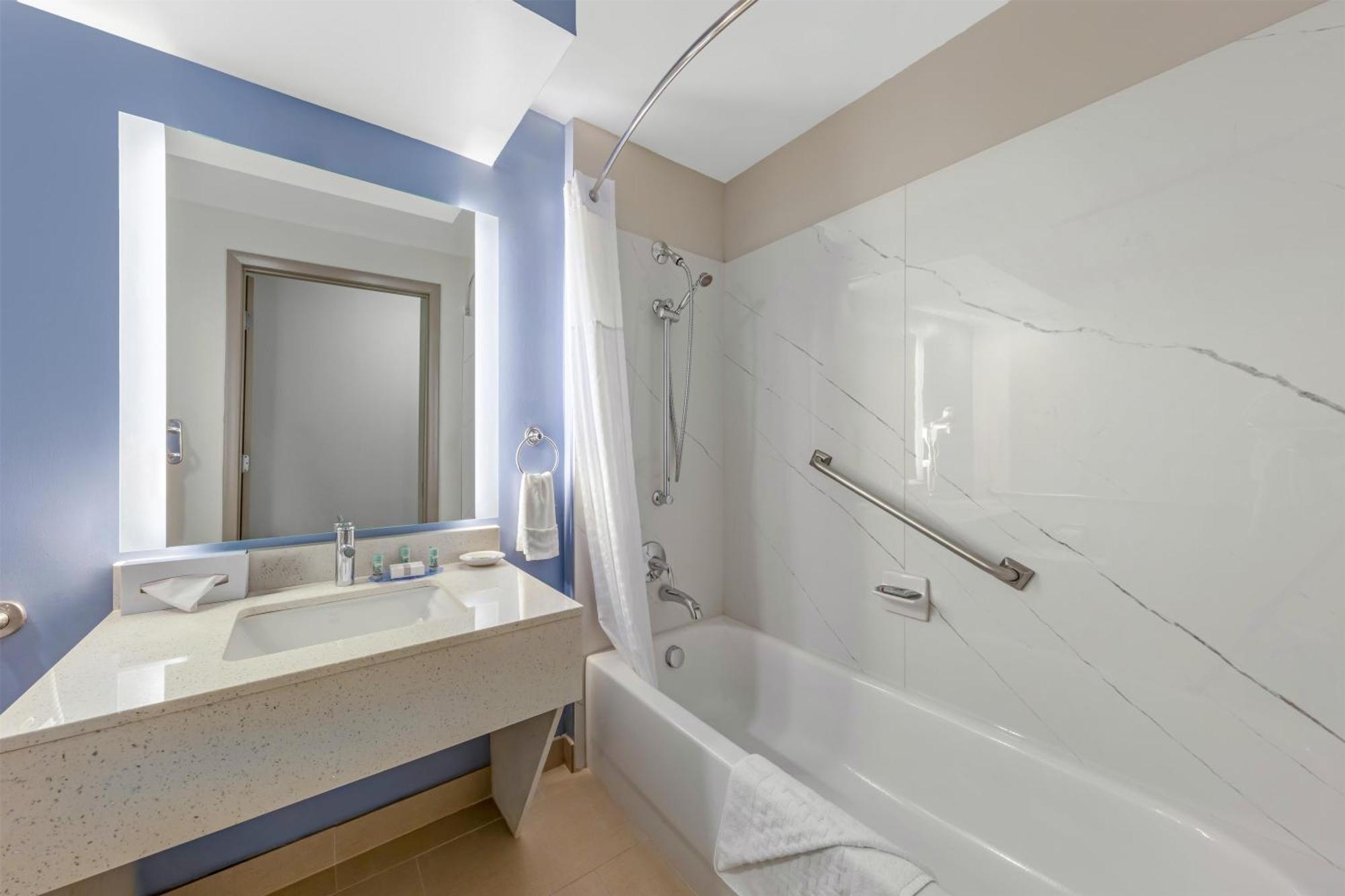 Queen Room Two Queen Beds Disability Access