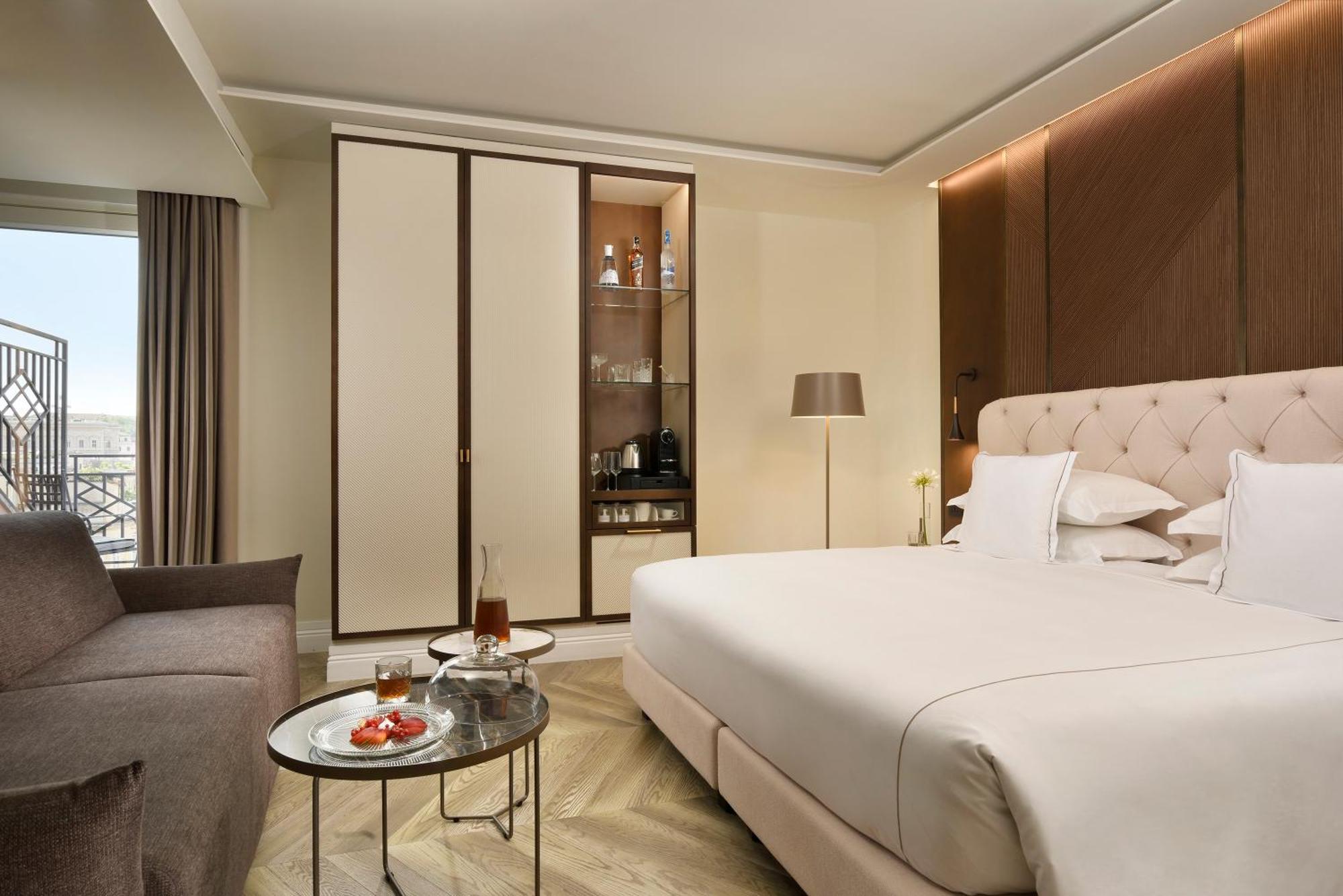 One Bedroom Suite Jacuzzi Balcony & Panoramic view