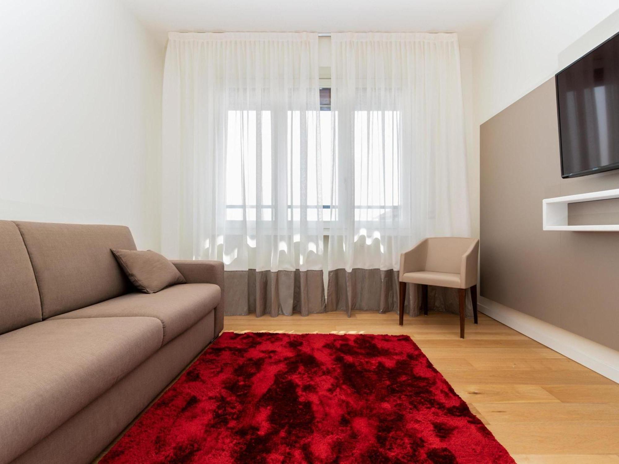 Superior Apartment