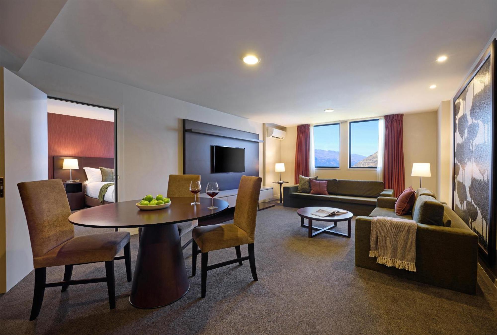Interconnecting Family Suite with Lake View