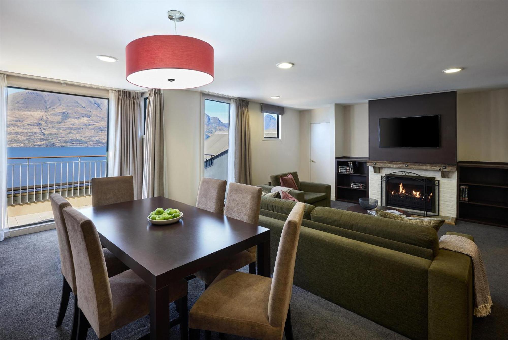Premier Two-Bedroom Apartment with Lake View