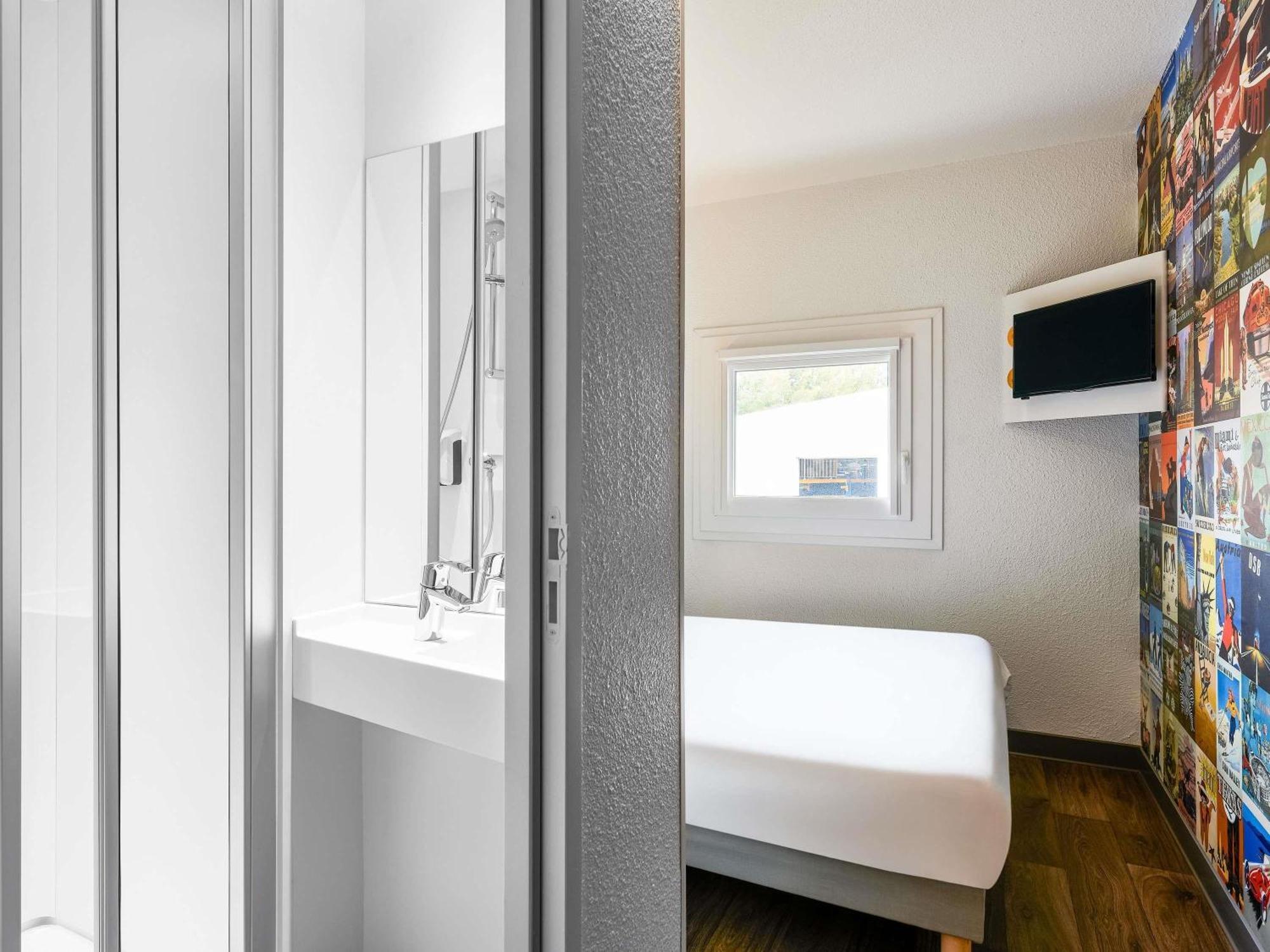 Cabrio Room Private Bathroom