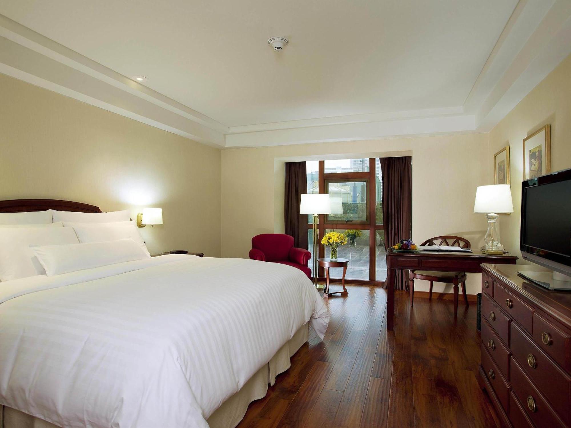 Premier King Room