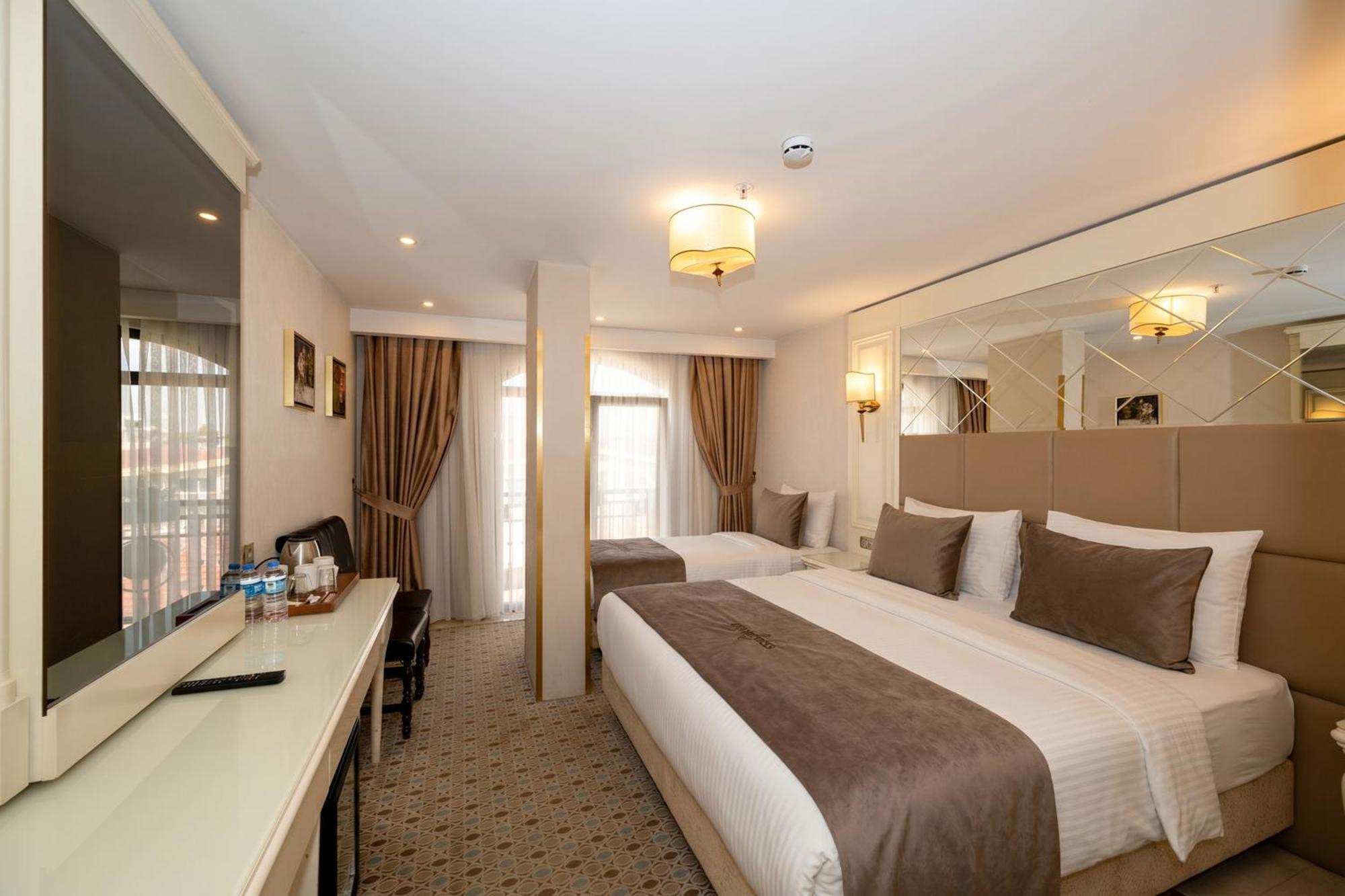 Triple Room with French  Balcony