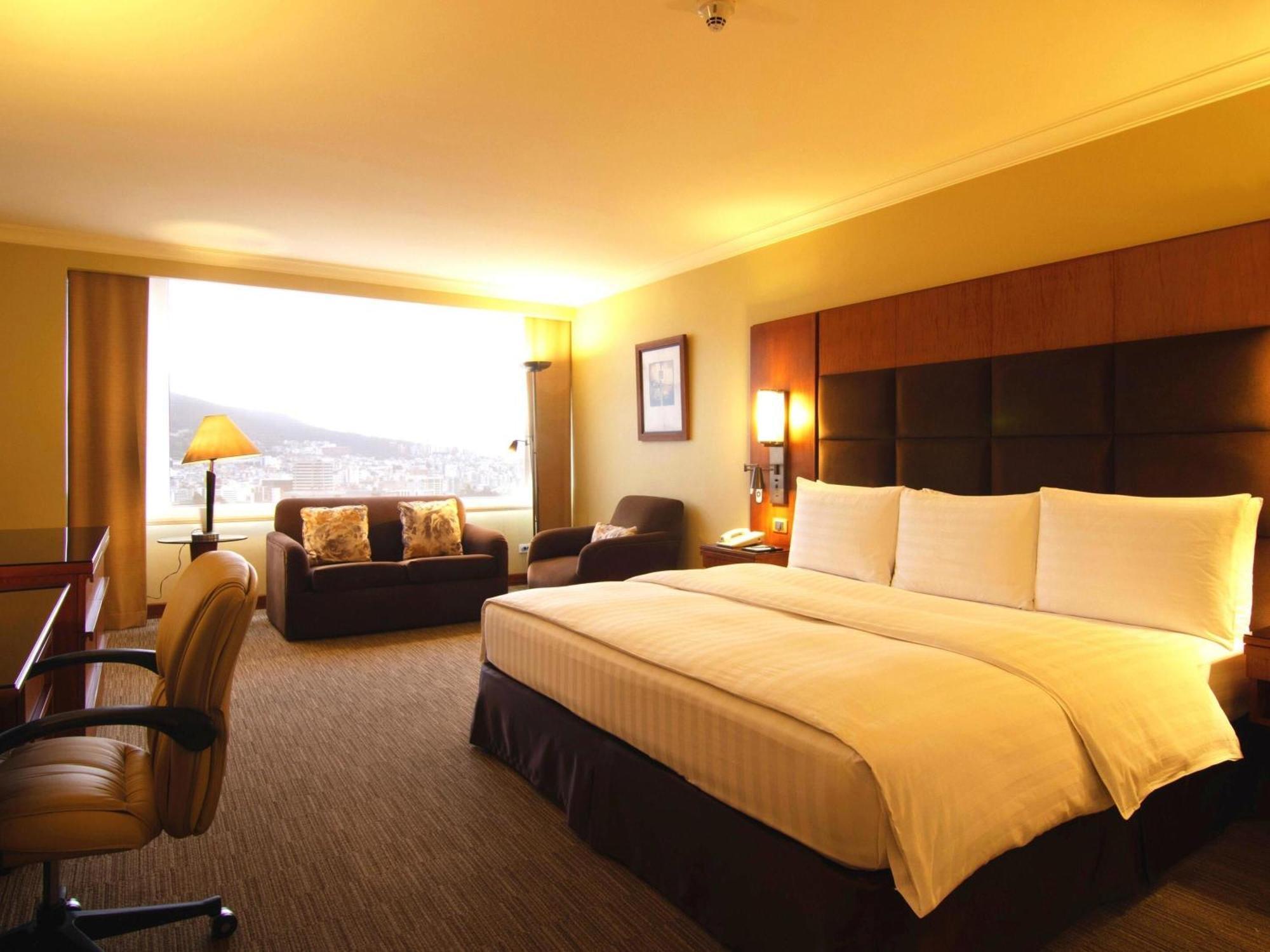 Grand King Room