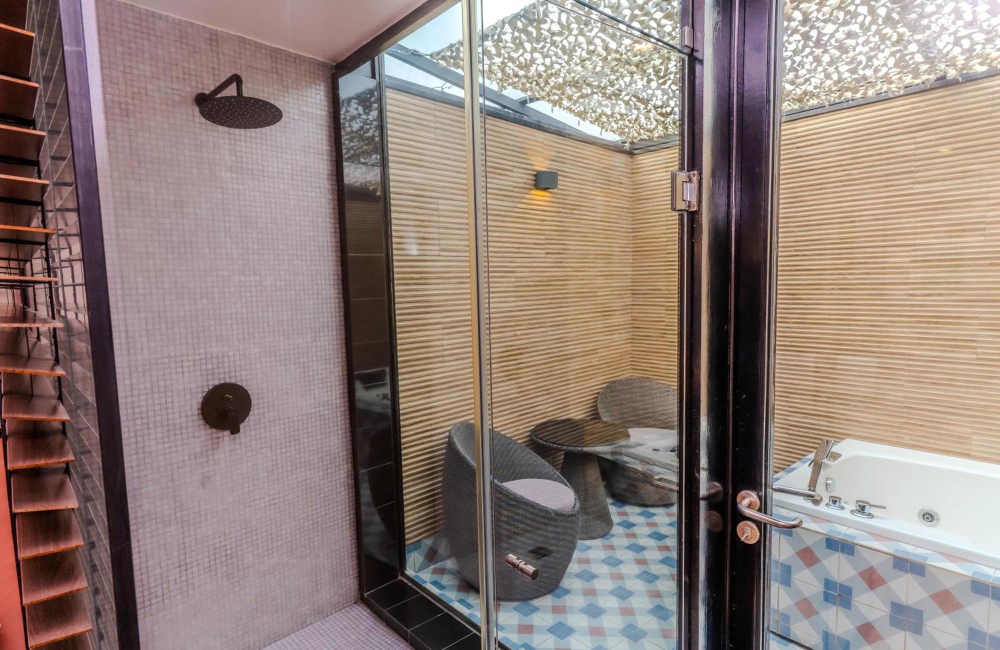 Suite Hot Tub