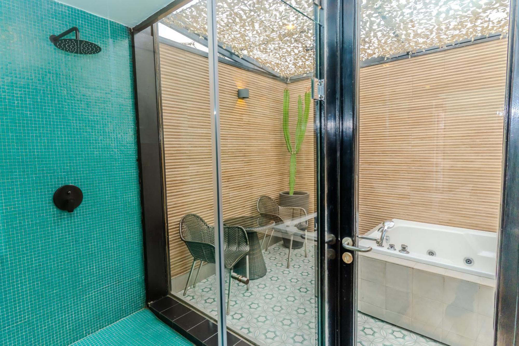 Suite Hot Tub