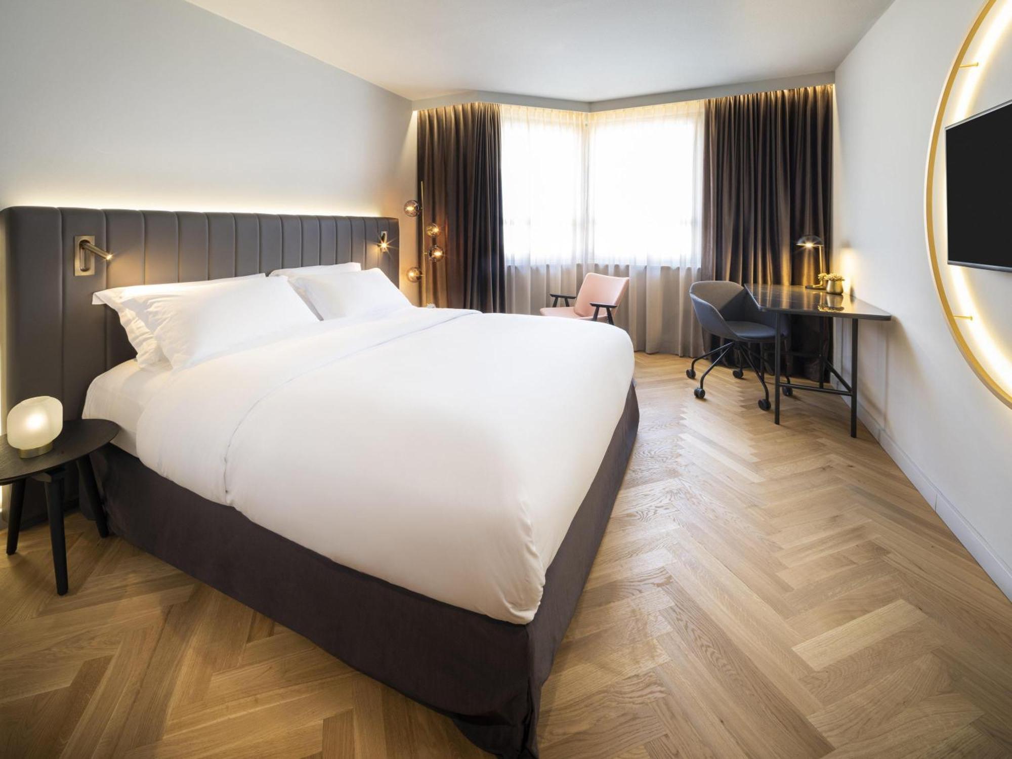 Superior King Room