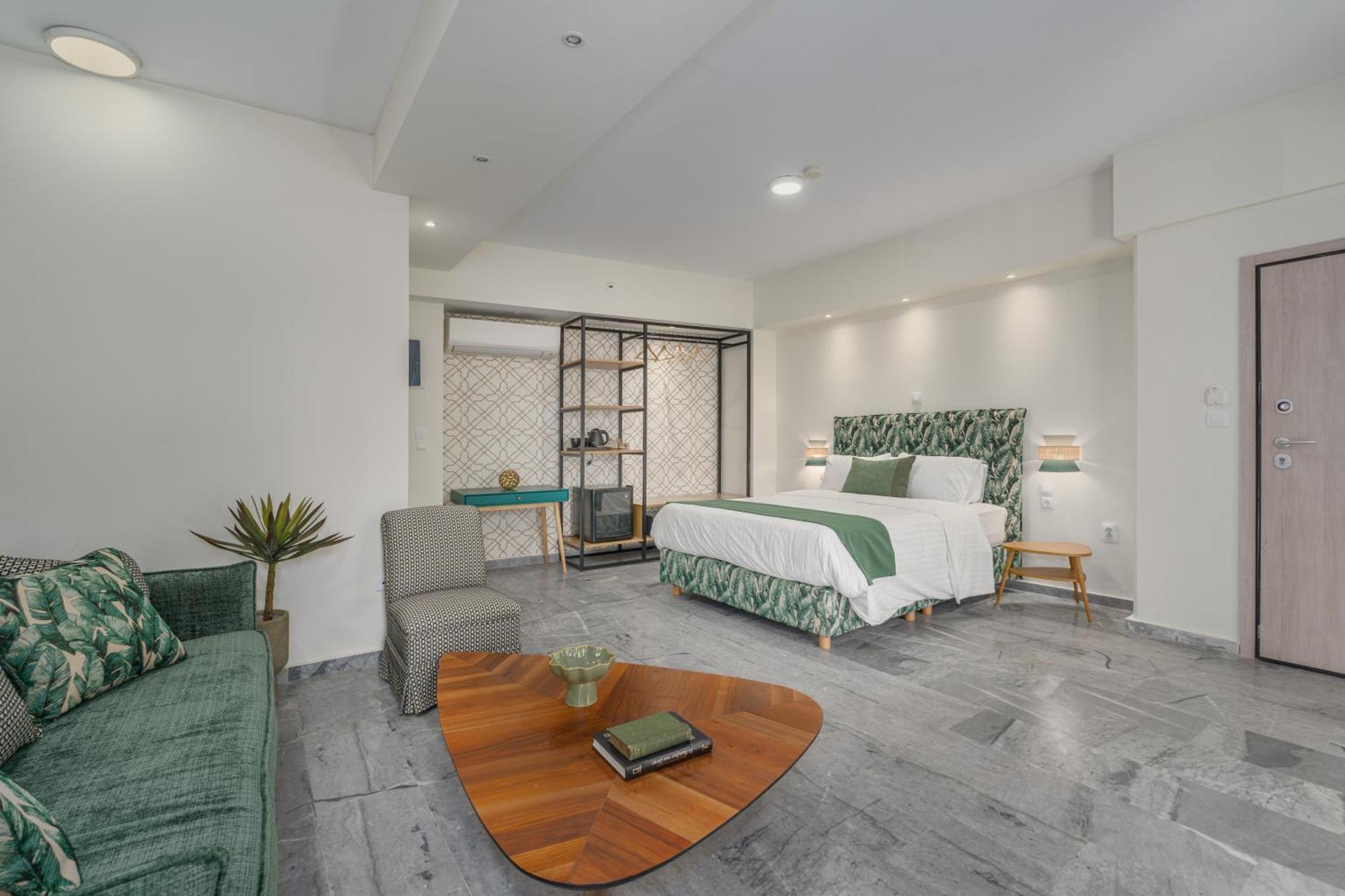 Two-Bedroom Suite with Hot Tub