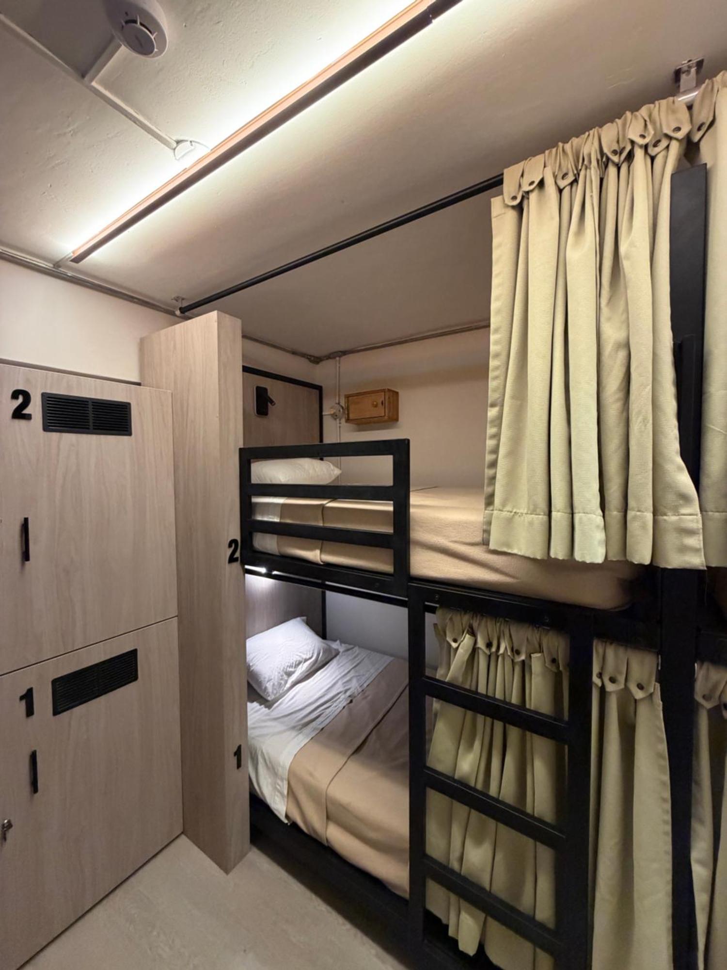 Bed 6-Bed Female Dormitory Room