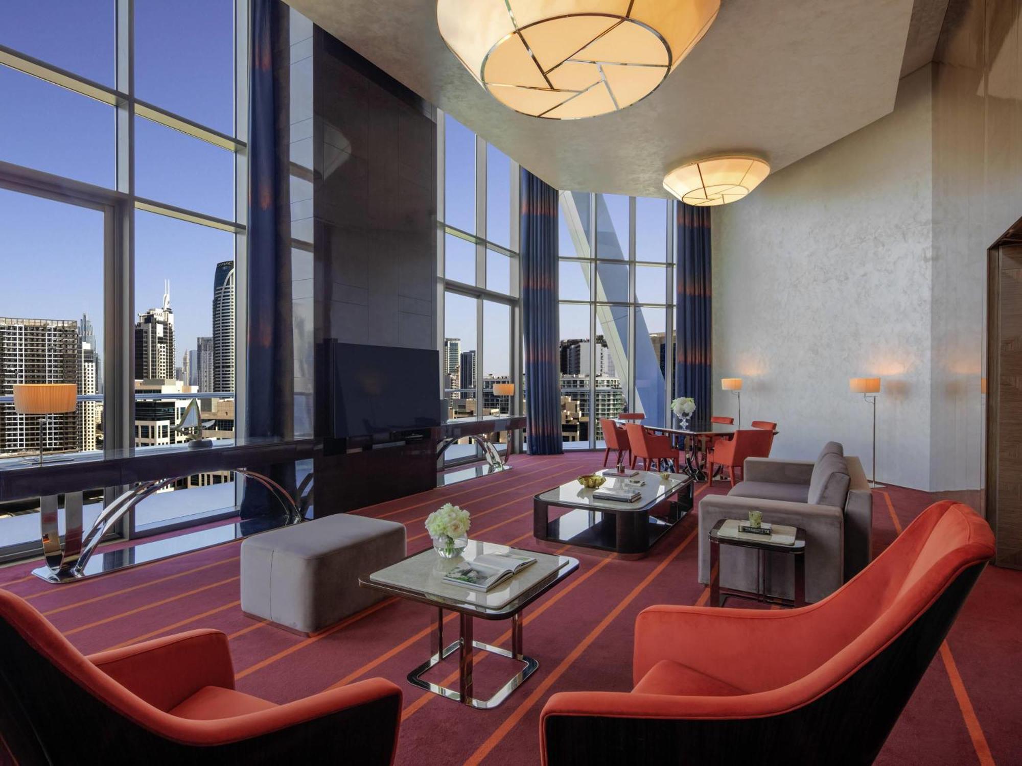Rockstar King Suite