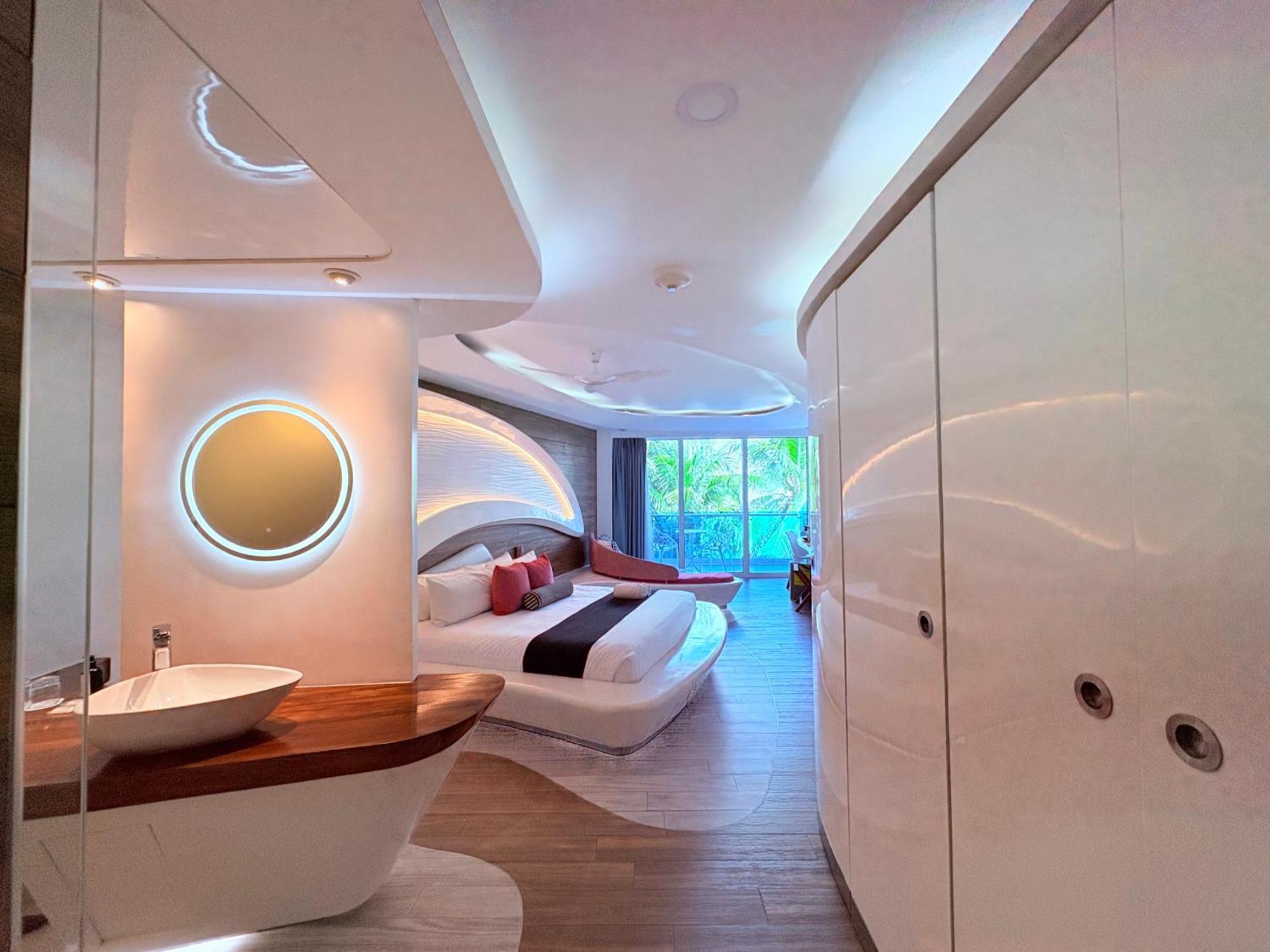 Standard King Room