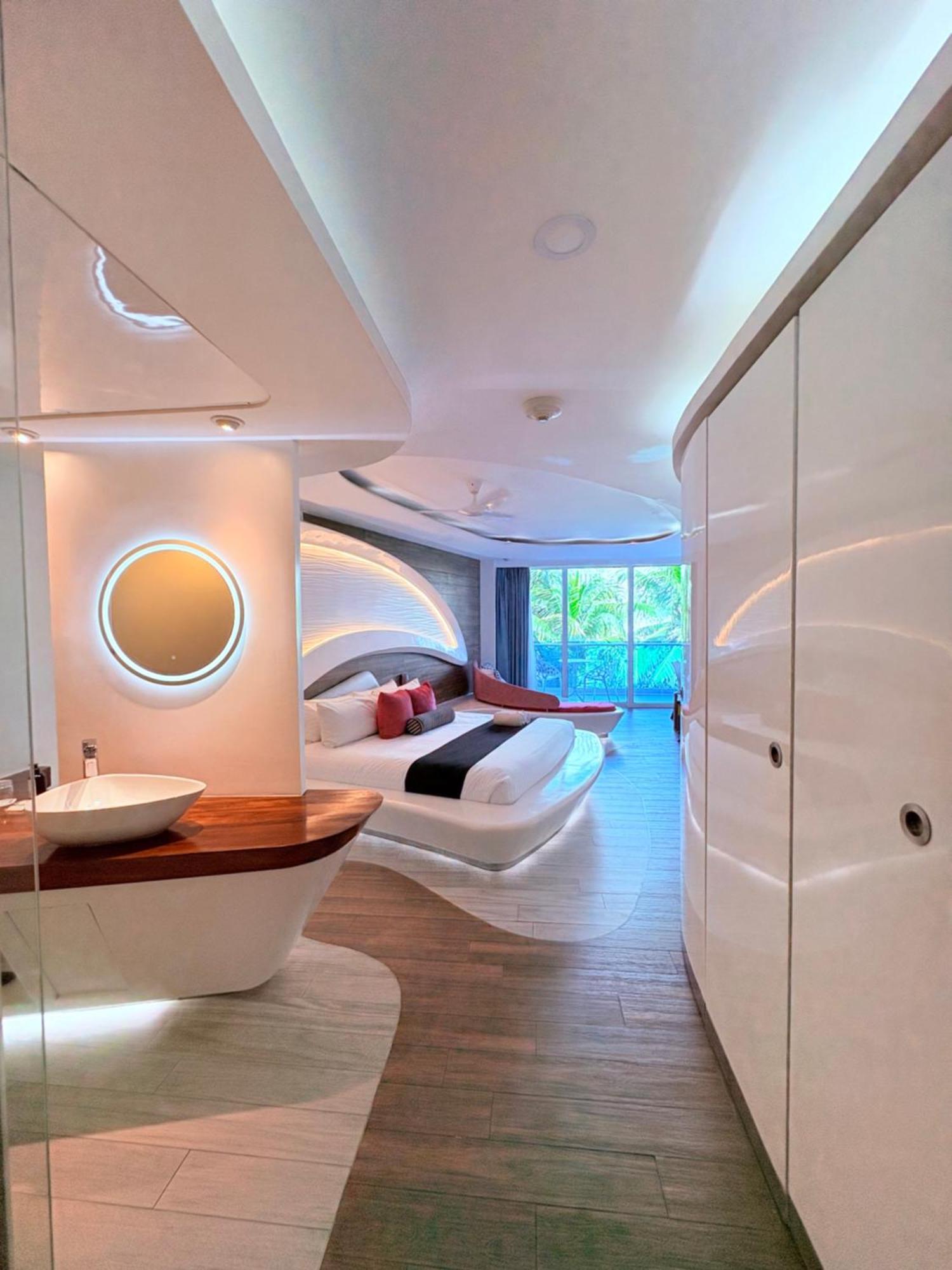 Standard King Room