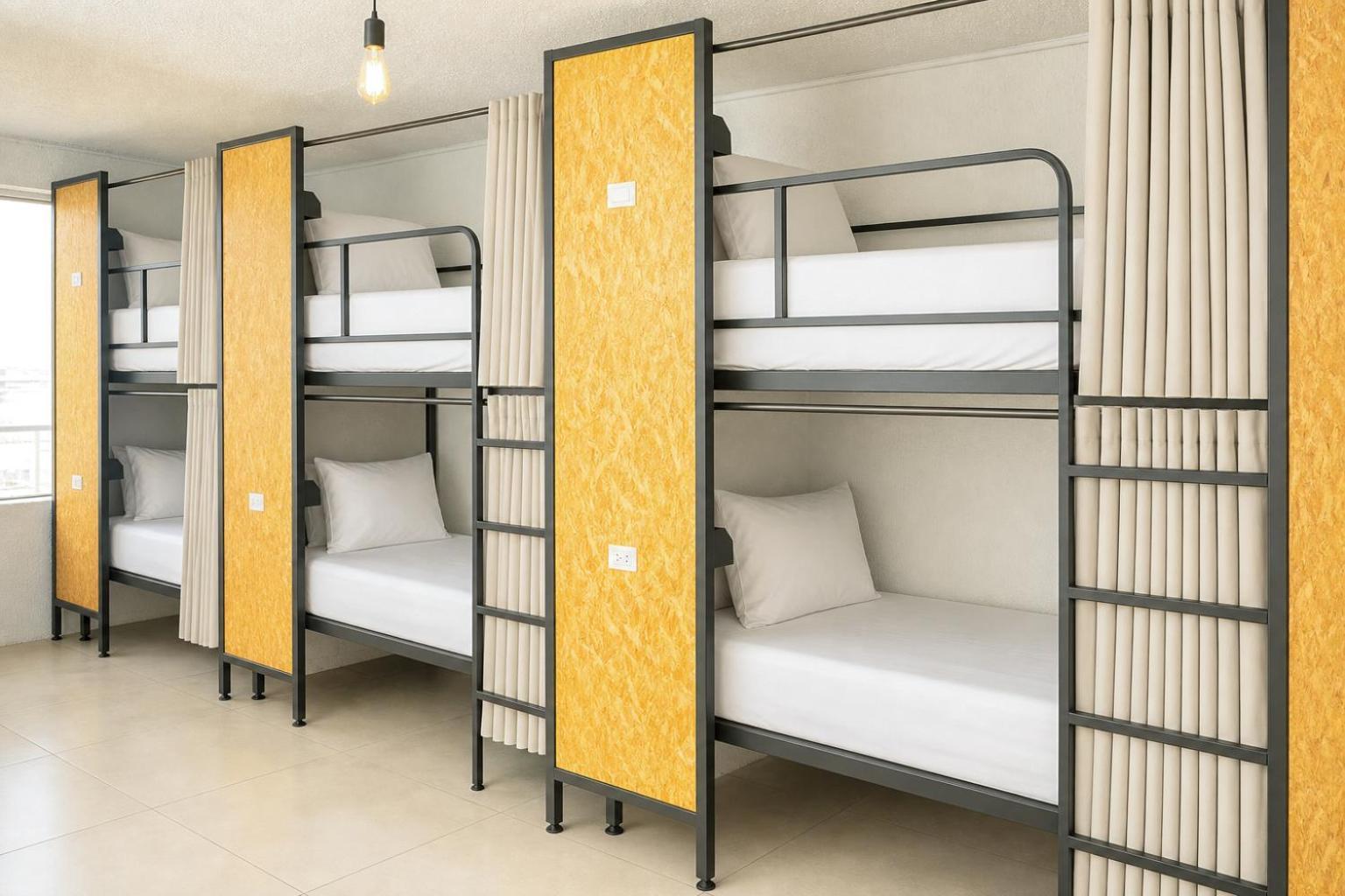 Bed 6 Bed Dormitory Room