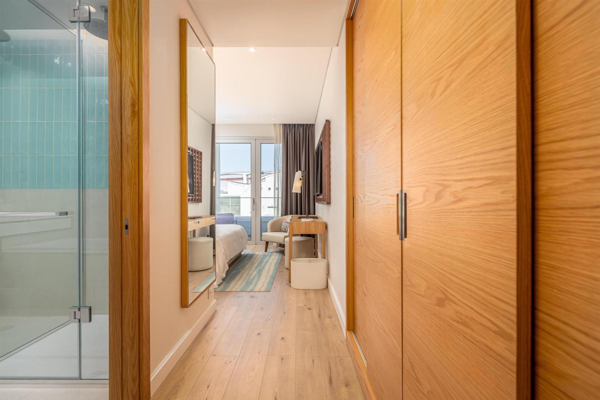 Standard Queen Room River View