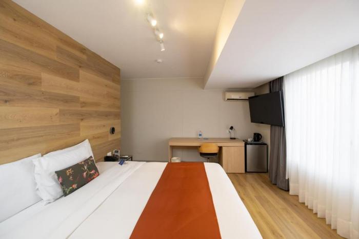 Premium King Room