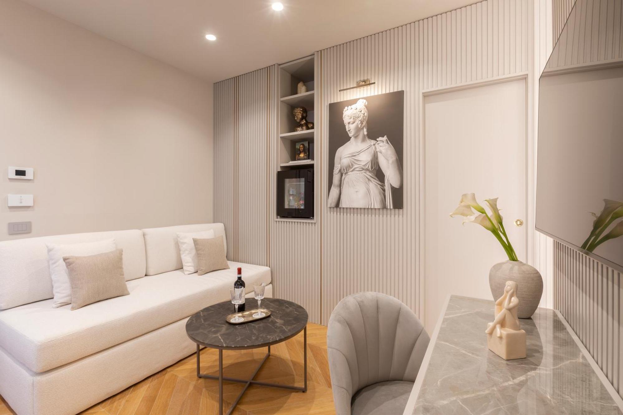 Suite Separate Building