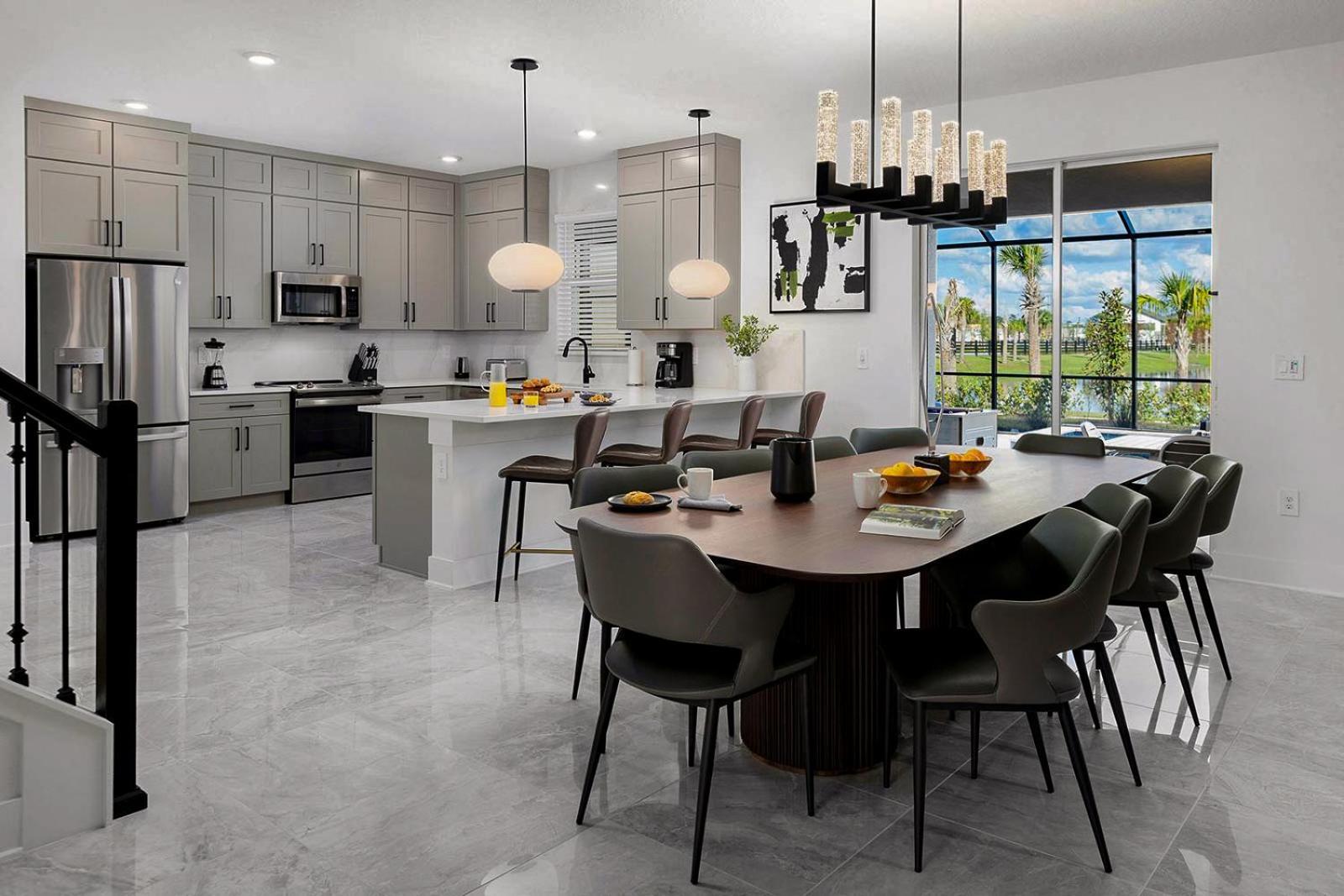6 Bedroom Estate Private Pool Kitchen Theater & Arcade
