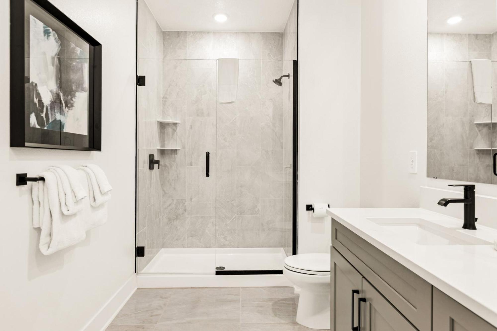 5 Bedroom Townhome Kitchen Living Lounge Private Pool