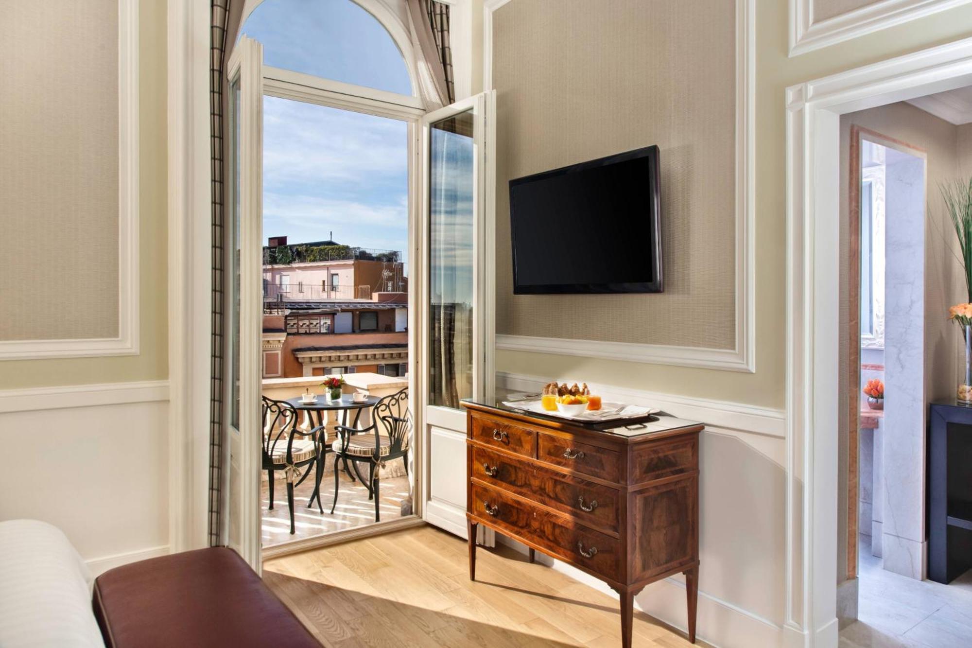 High Floor Suite 1 Bedroom Junior Suite 1 King Sofa bed