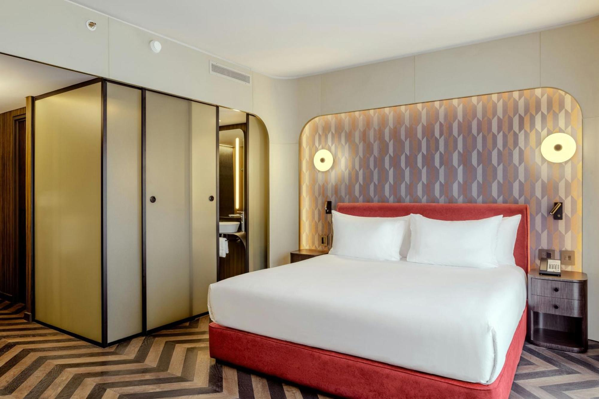 Junior Suite One King Bed
