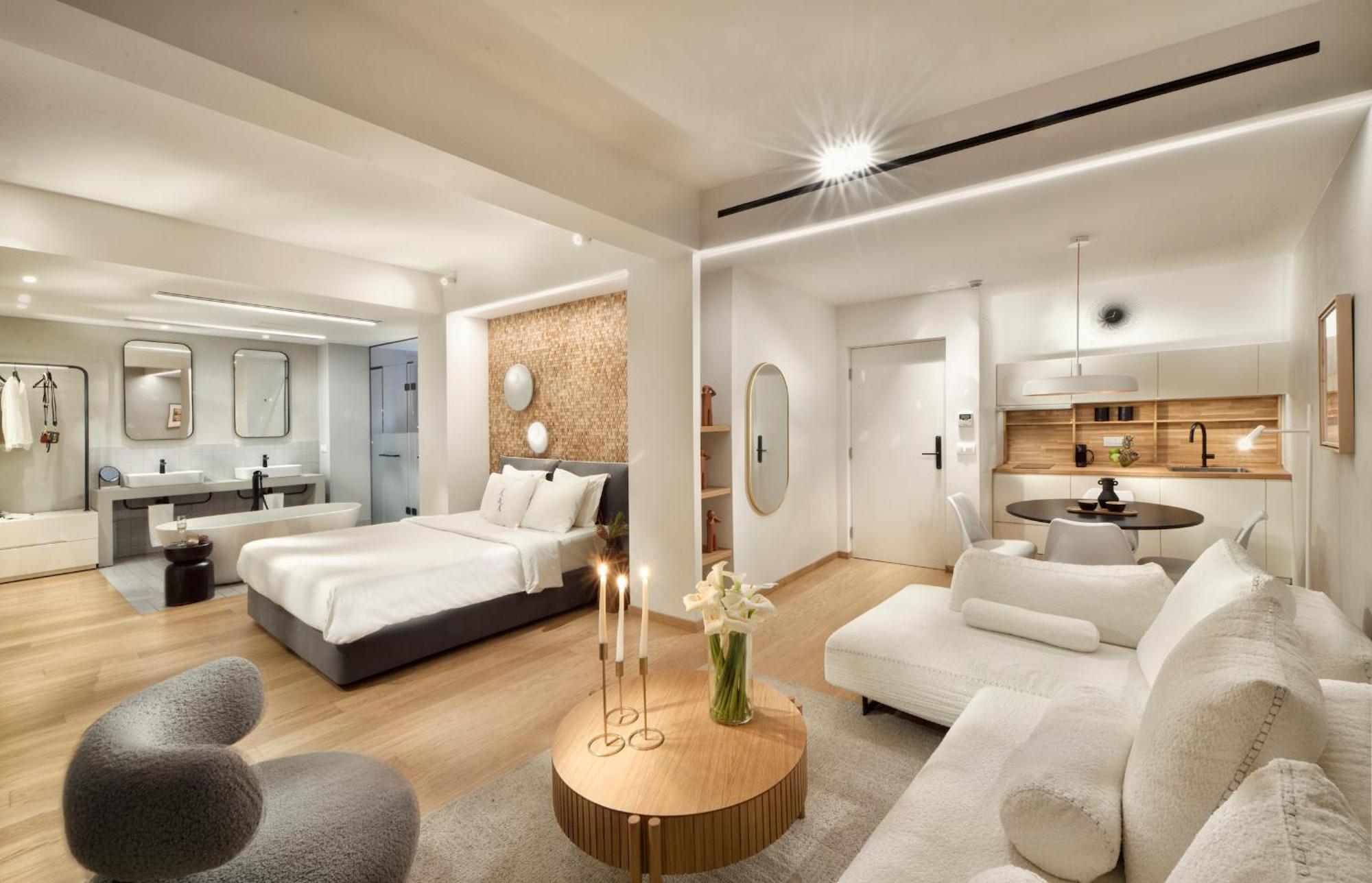 CALLISTO EXECUTIVE SUITE by K&K
