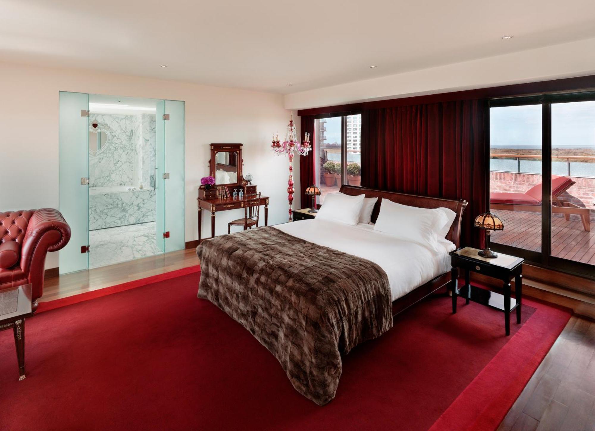 Two-Bedroom Imperial Suite One King Bed Two Single Beds