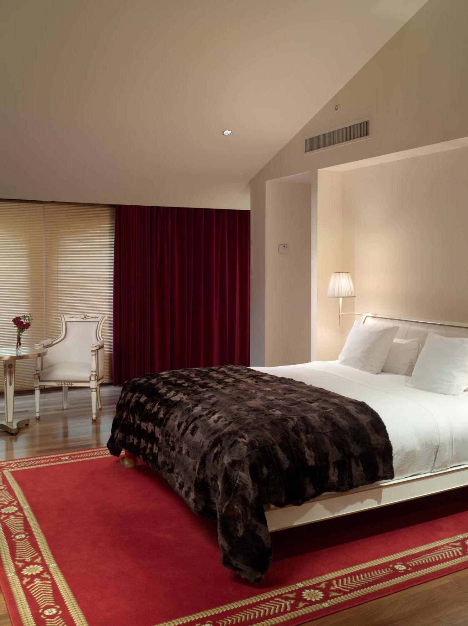 Grand Duplex King Suite