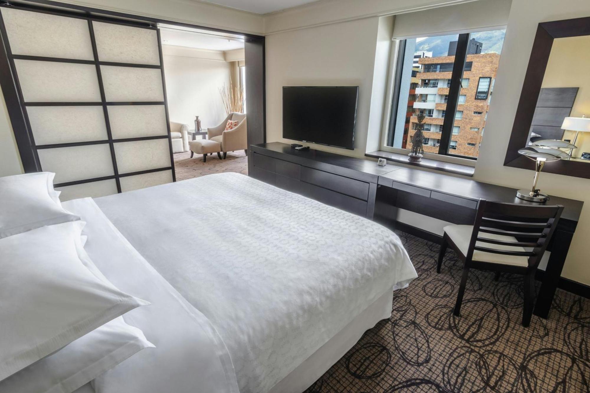 One-Bedroom King Suite Sofa Bed Club Access