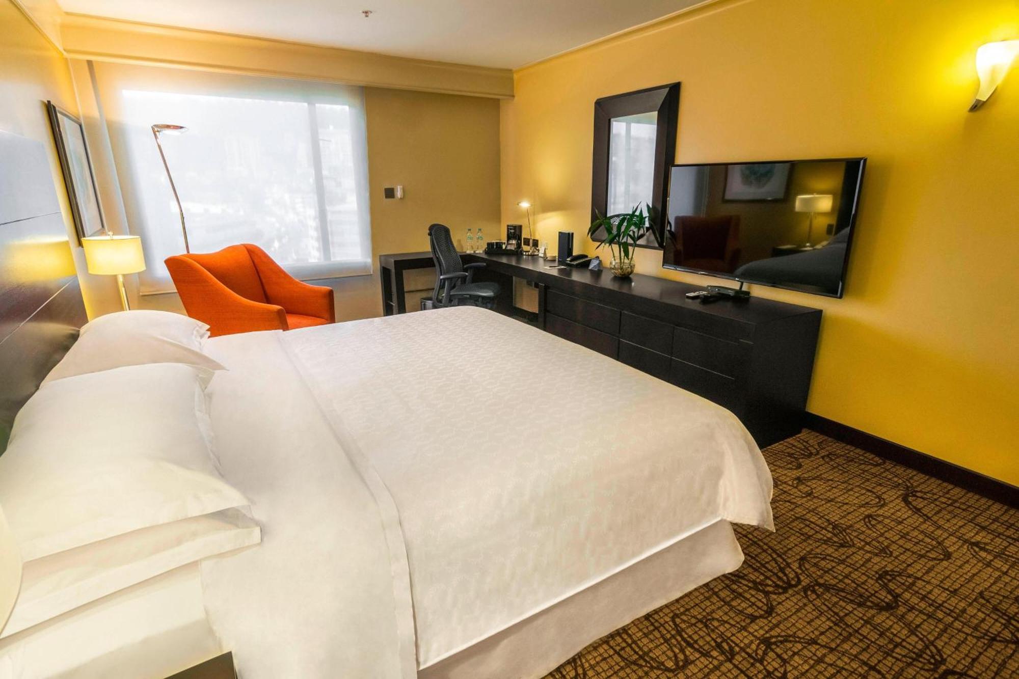Superior King Room High Floor or Club Access
