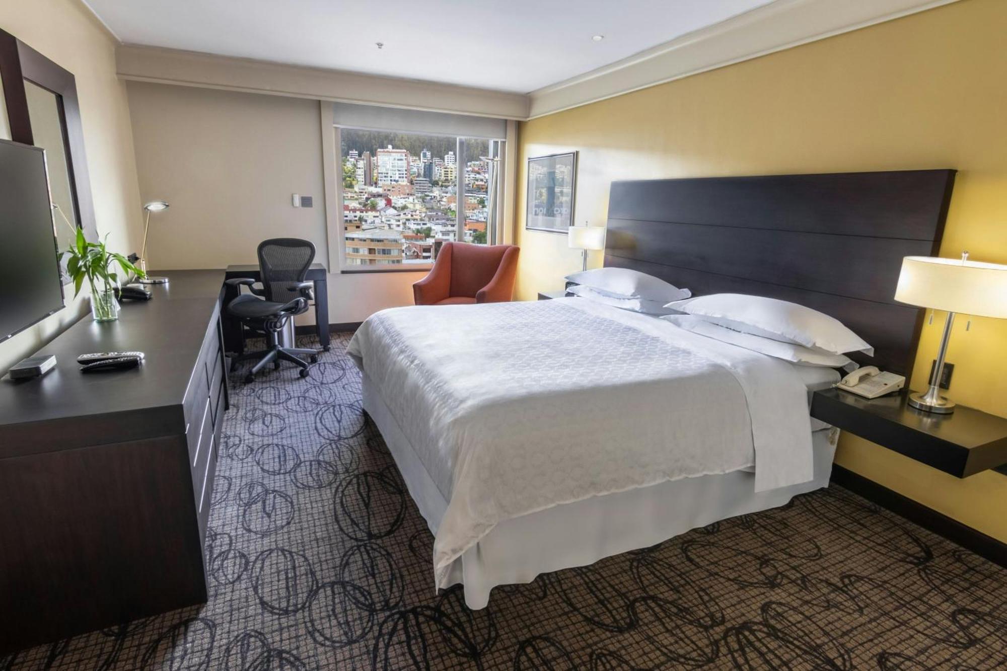 Superior King Room High Floor or Club Access