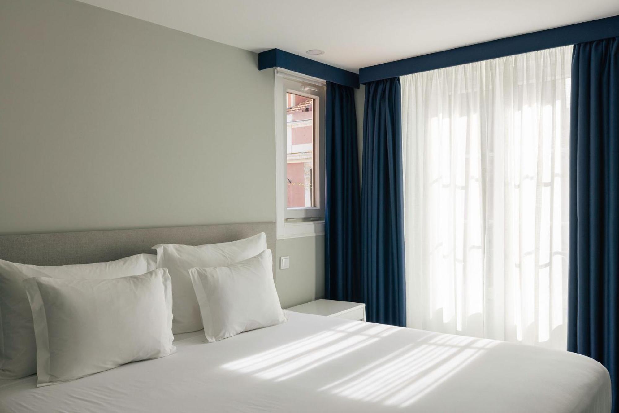Premium Suite Balcony & City View