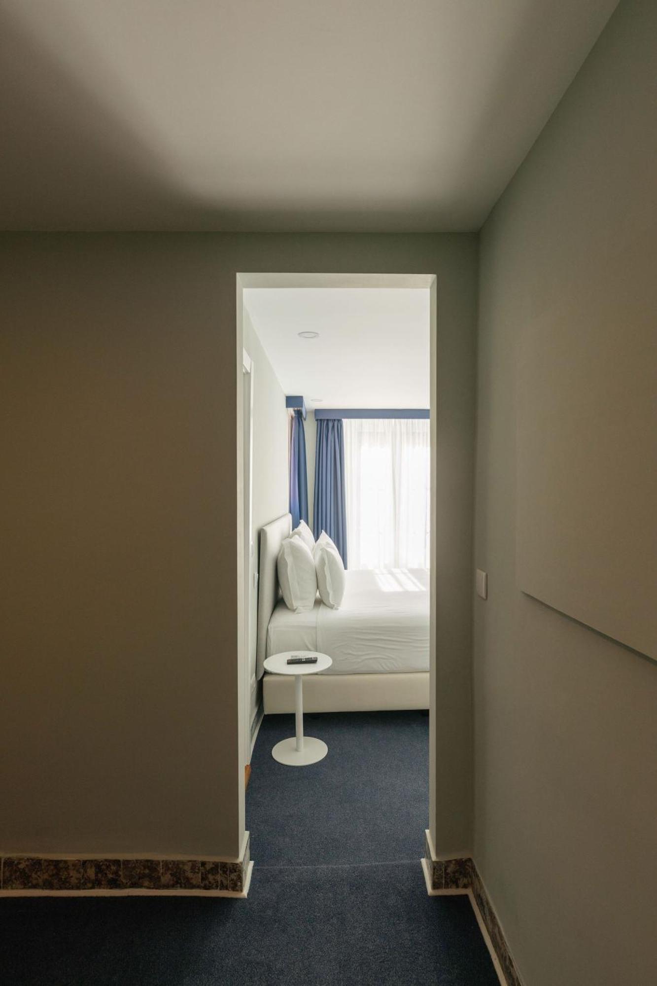 Premium Suite Balcony & City View