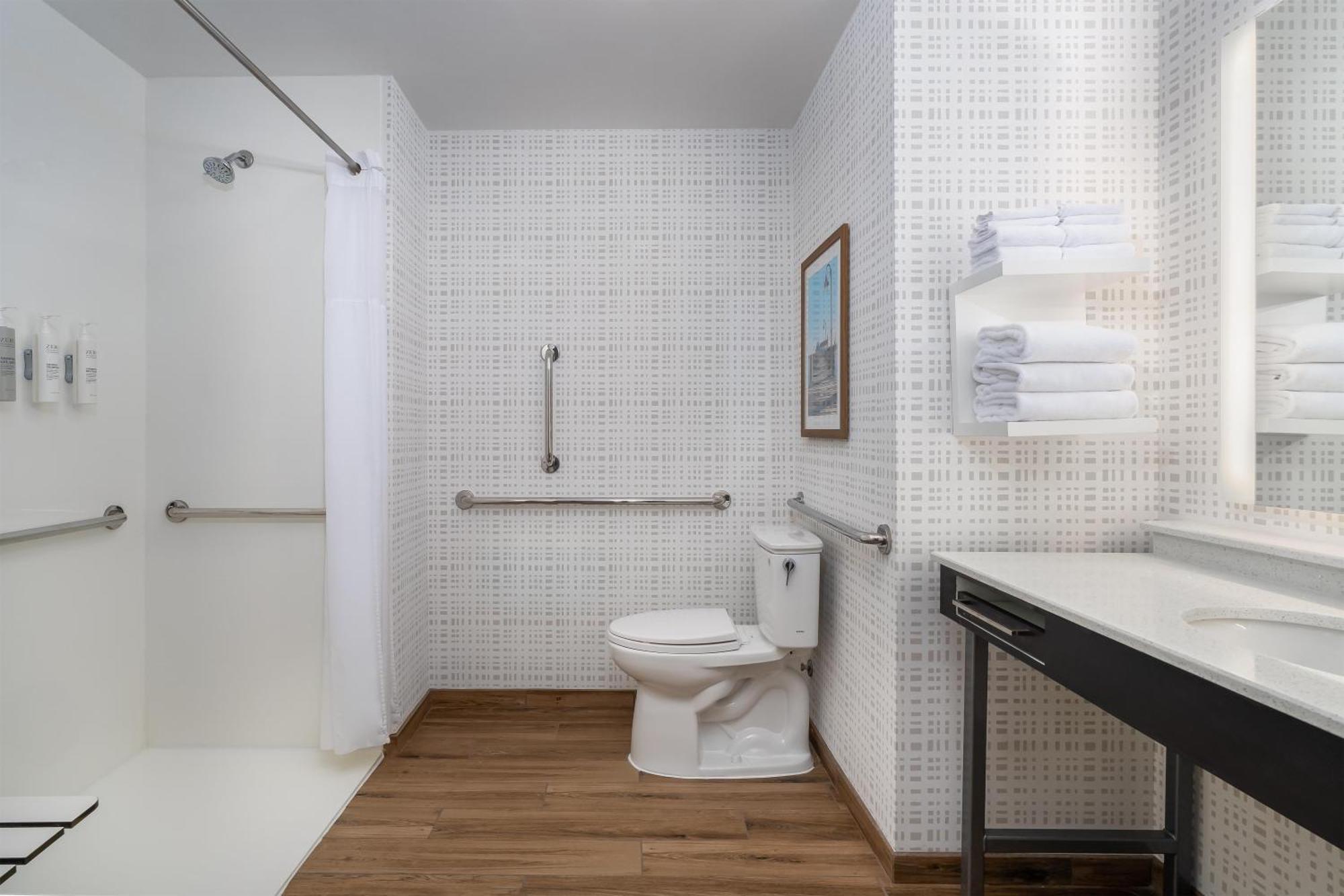 Queen Room Two Queen Beds Roll Shower Mobility Hearing Access or Non-Smoking