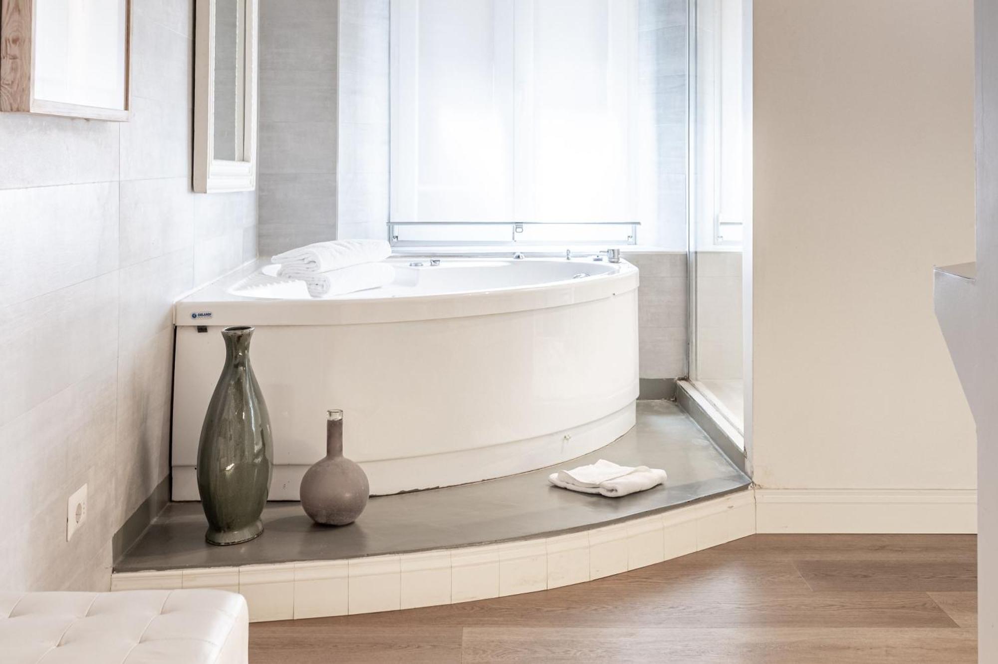King Room Spa Bath