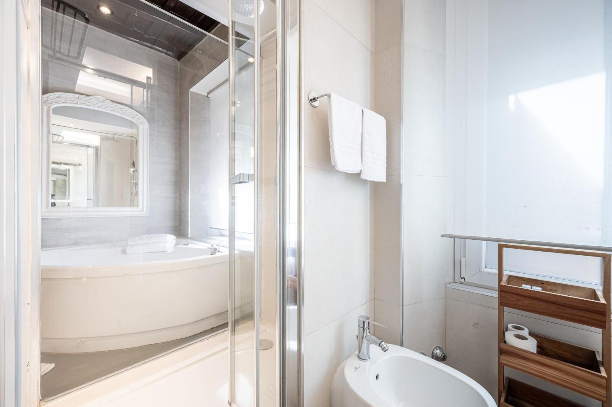 King Room Spa Bath
