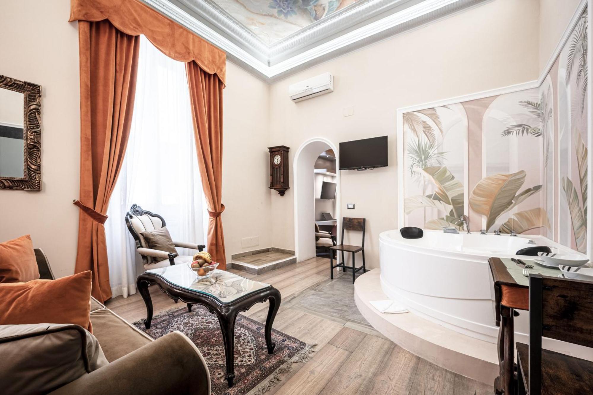 King Suite Spa Bath