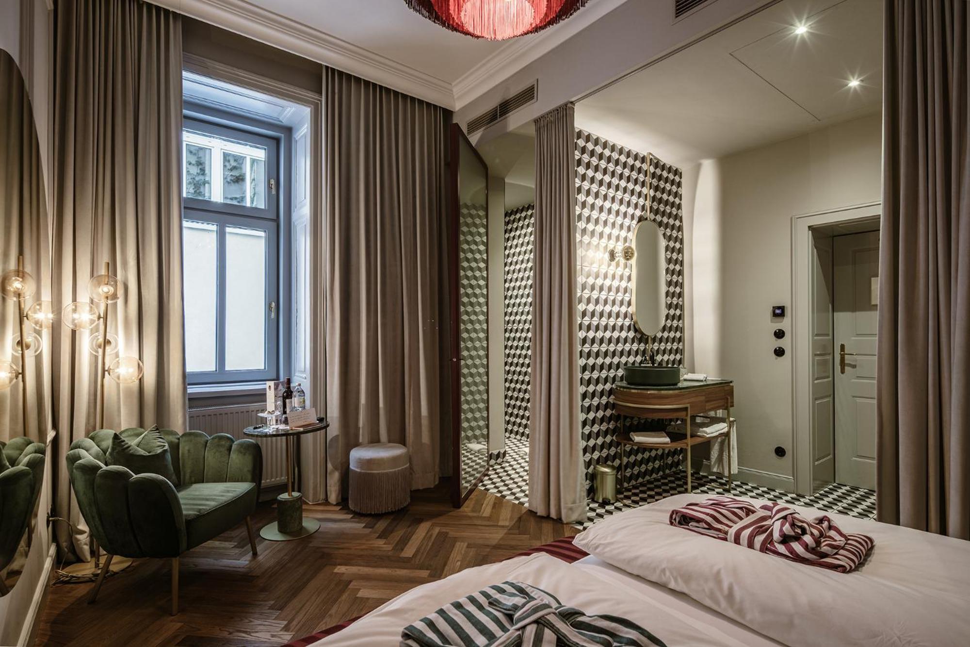 Doppelzimmer – Josefine Sur Cour