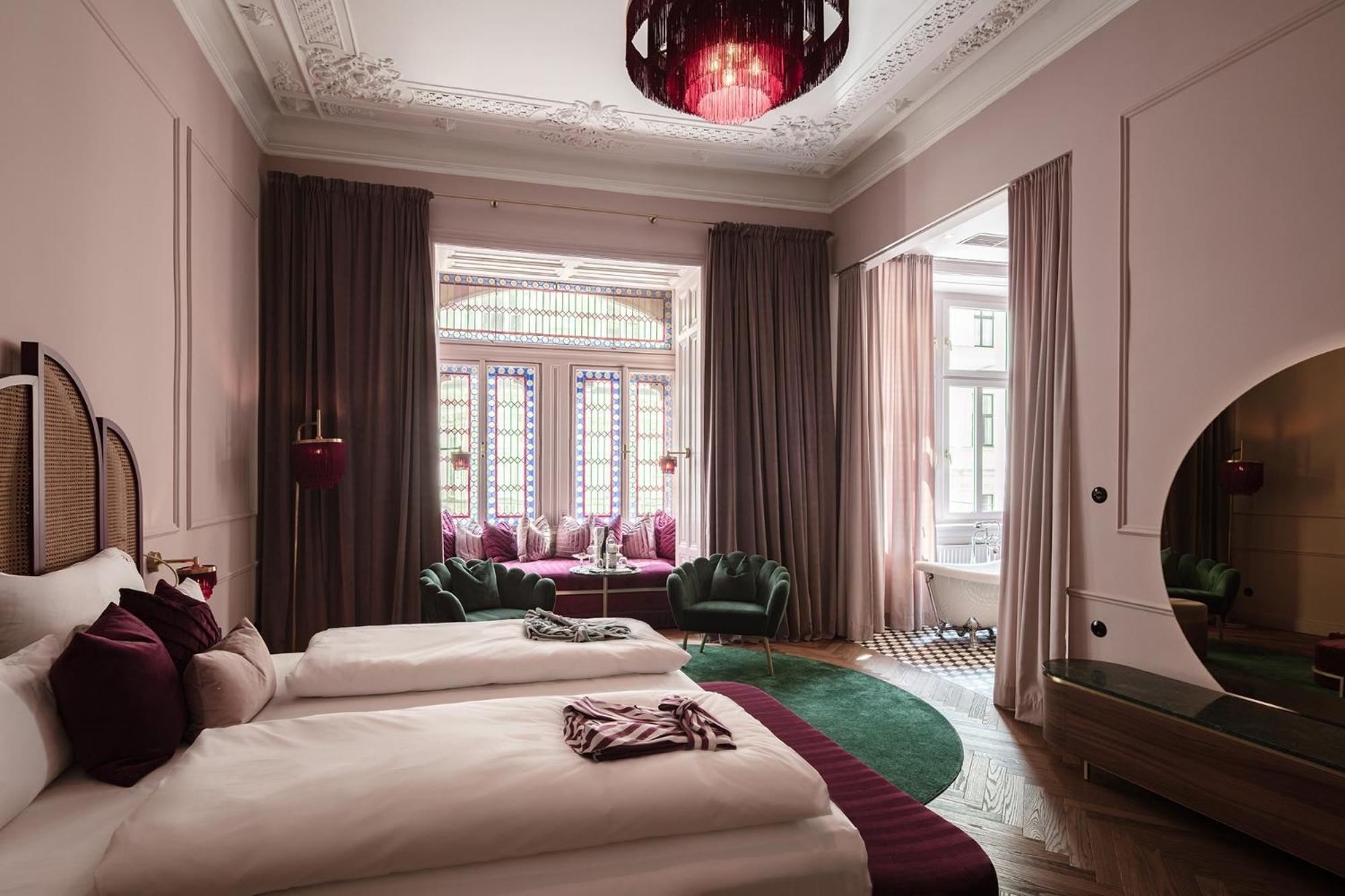 Suite mit Kingsize Bett – Josefine Bel Etage