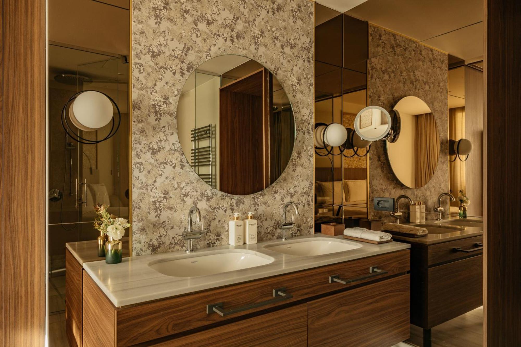 Supreme Two Bedroom Suite Spa Access
