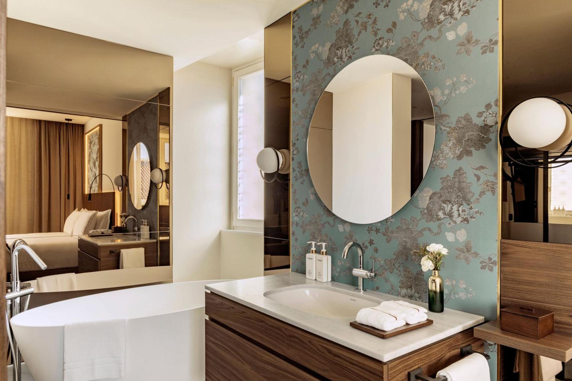 One Bedroom Master Suite Spa Access