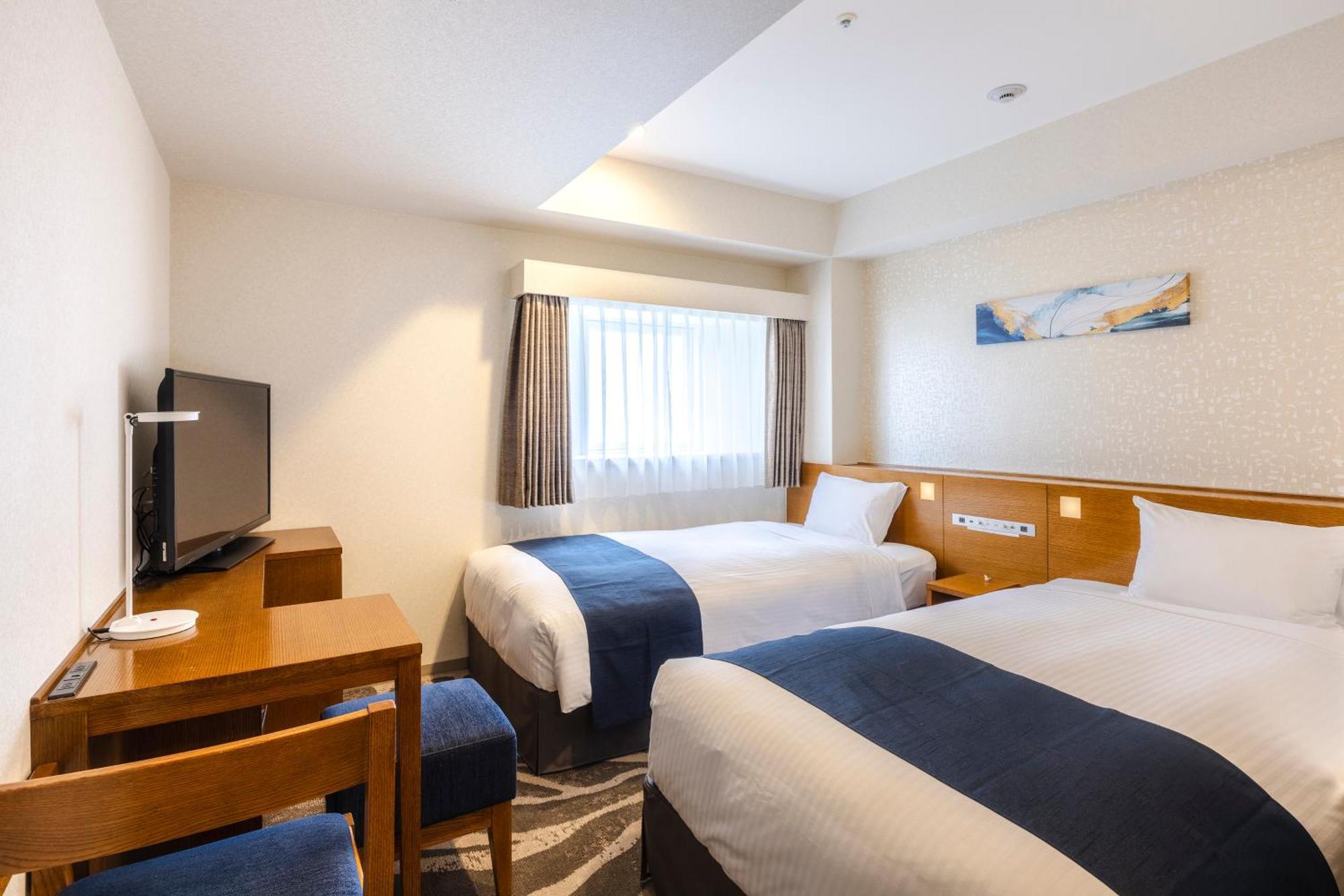 Superior Twin-Non smoking Renewal Floor Lounge Access