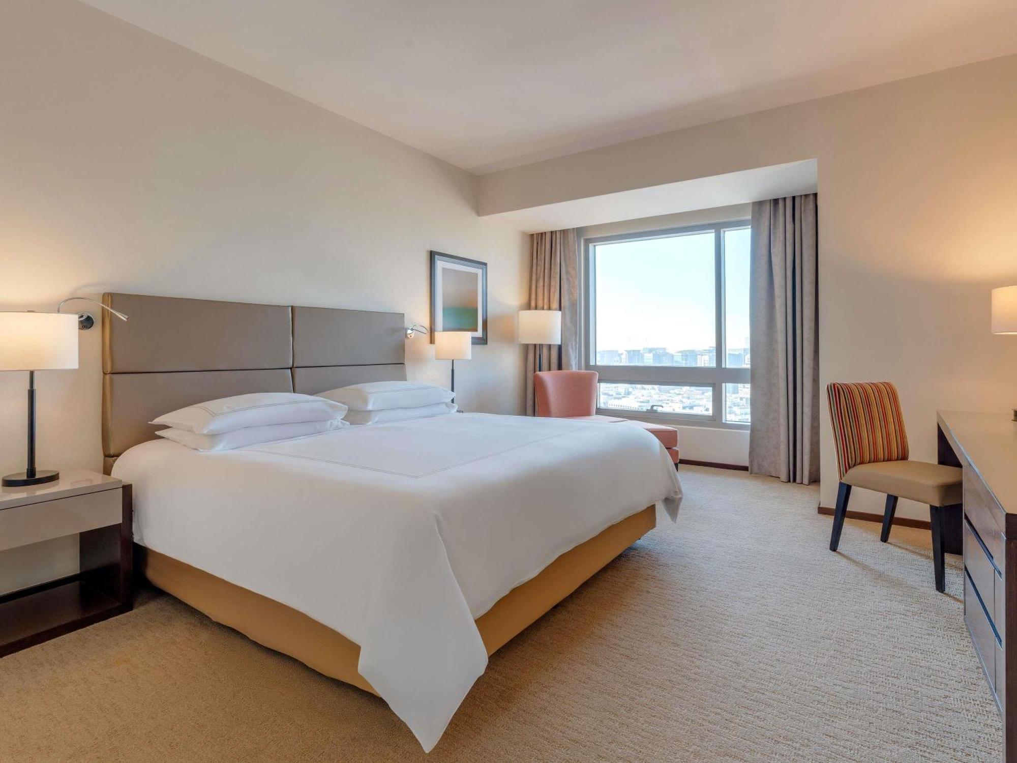 One-Bedroom Premium Apartment Burj Khalifa Creek View